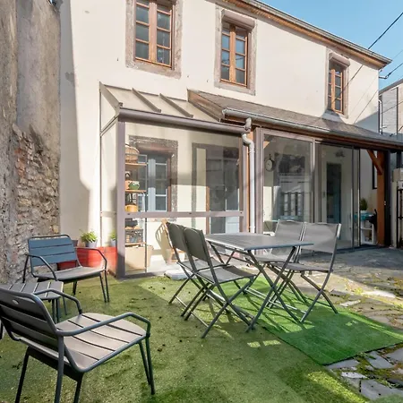 Vakantiehuis Maison Cosy - Coeur De Village - Cour Privative *