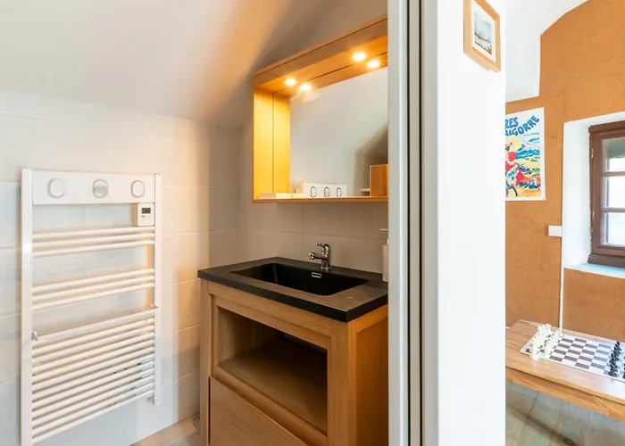 Maison Cosy - Coeur de Village - Cour Privative