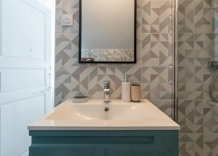 Maison Cosy - Coeur de Village - Cour Privative Hébergement de vacances Bagnères-de-Bigorre